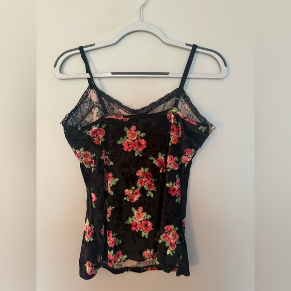 No Boundaries Velvet Floral Tank - Picture 5 of 6